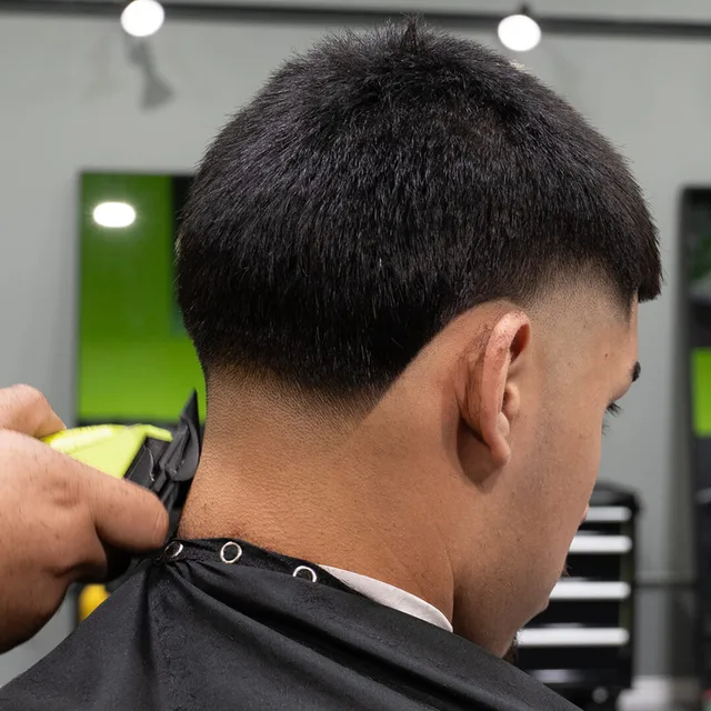 Corte taper en Blades Vision Barbería