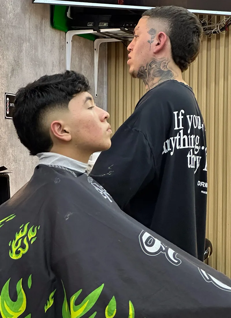 Paisa, barbero de Blades Vision en Bogotá